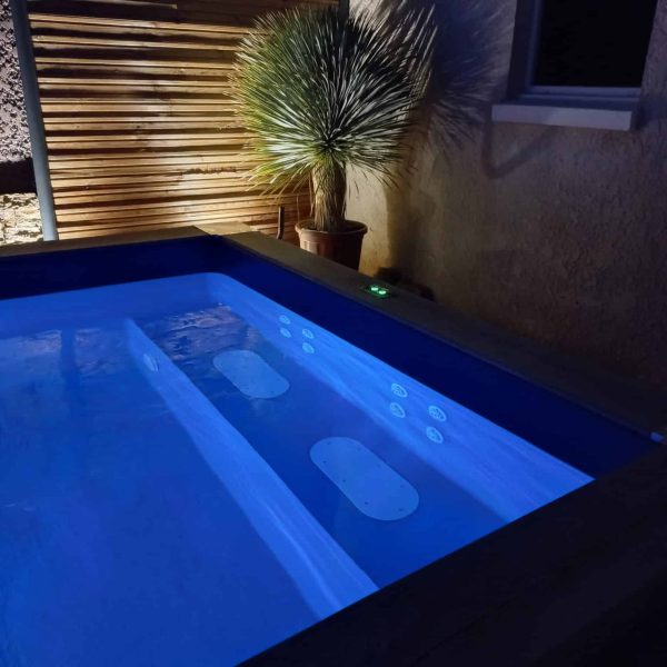 WATBOX by AGX Concept - Piscine semi-enterrée personnalisable, 4m x 4m